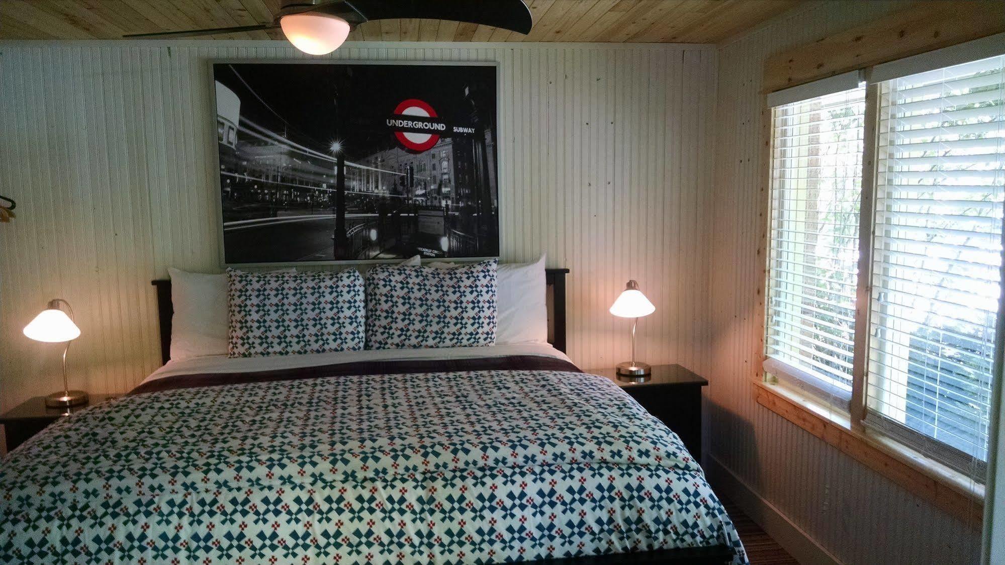 The Saugatuck Retro Resort Ngoại thất bức ảnh